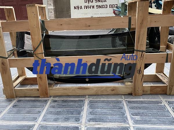 KÍNH CỐP HẬU KIA CARENS 2013-2018 KÍNH CỐP HẬU KIA CARENS 2013-2018