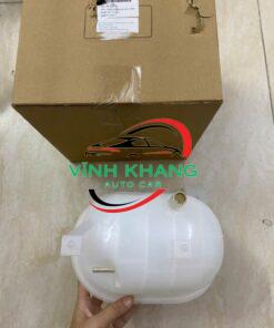 Alternative view of 1647075121| Bình nước phụ xe Toyota Hiace 2011