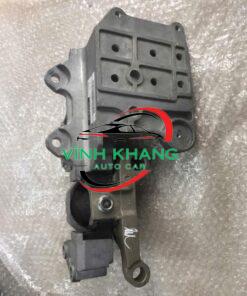 Alternative view of 11220-JD21A - CHÂN MÁY HỘP SỐ NISSAN QASHQAI J10 2007