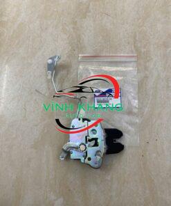 Y25D56820AB | Ổ NGẬM CỐP HẬU MAZDA 323 2001-2004 Y25D56820AB | Ổ NGẬM CỐP HẬU MAZDA 323 2001-2004