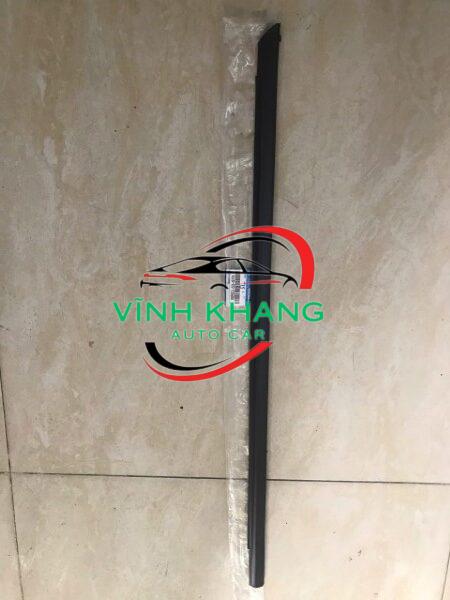 B25D50670 - NẸP CHÂN KÍNH FORD LASER B25D50670 - NẸP CHÂN KÍNH FORD LASER