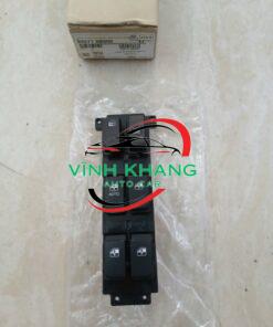 CÔNG TẮC NÂNG KÍNH XE HYUNDAI SANTAFE 2006-2012 | 935712B000