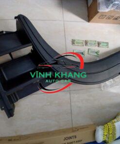 BỆ DẴM CHÂN XE HYUNDAI HD170 | 869307C000