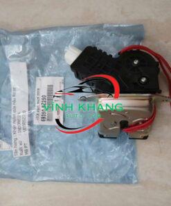 Ổ NGẬM CỐP HẬU XE TOYOTA VELOZ 2021-2026 | 69350BZ250 Ổ NGẬM CỐP HẬU XE TOYOTA VELOZ 2021-2026 | 69350BZ250
