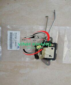 Ổ NGẬM CỐP HẬU XE HYUNDAI I20 2008-2012 | 812301J010