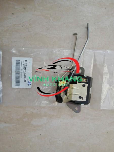 Ổ NGẬM CỐP HẬU XE HYUNDAI I20 2008-2012 | 812301J010 Ổ NGẬM CỐP HẬU XE HYUNDAI I20 2008-2012 | 812301J010