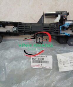 XƯƠNG BẮT TAY MỞ CỬA XE TOYOTA VIOS 2013-2021 | 692010K040 XƯƠNG BẮT TAY MỞ CỬA XE TOYOTA VIOS 2013-2021 | 692010K040