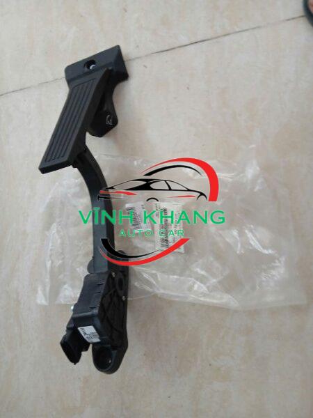 BÀN ĐẠP CHÂN GA XE HYUNDAI SANTAFE 2013-2020 | 327002W100 BÀN ĐẠP CHÂN GA XE HYUNDAI SANTAFE 2013-2020 | 327002W100